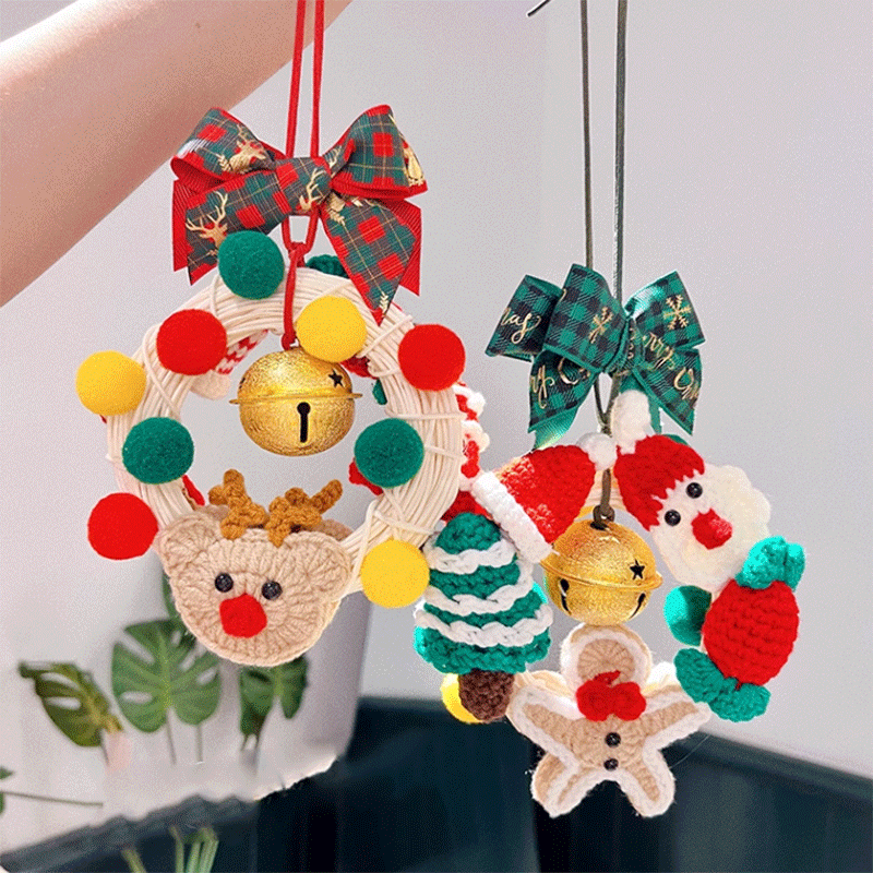 TAPTES® Car Rearview Mirror Christmas Wreath Pendant Decoration for Tesla Model S/3/X/Y/Cybertruck