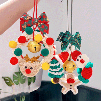 TAPTES® Car Rearview Mirror Christmas Wreath Pendant Decoration for Tesla Model S/3/X/Y/Cybertruck